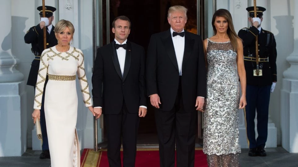 Απαστράπτουσα η Μελάνια -Πρωταγωνίστησε στο δείπνο για τους Μακρόν στον Λευκό Οίκο (εικόνες,βίντεο)